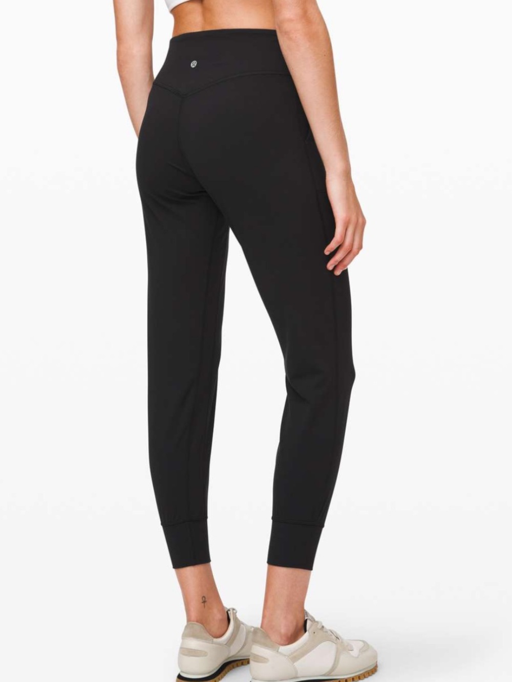 Lululemon Align Jogger 28"
Black High-Rise Joggers